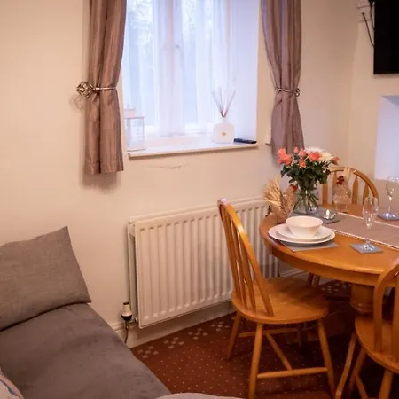 Apartment Hall - The Old Dairy *